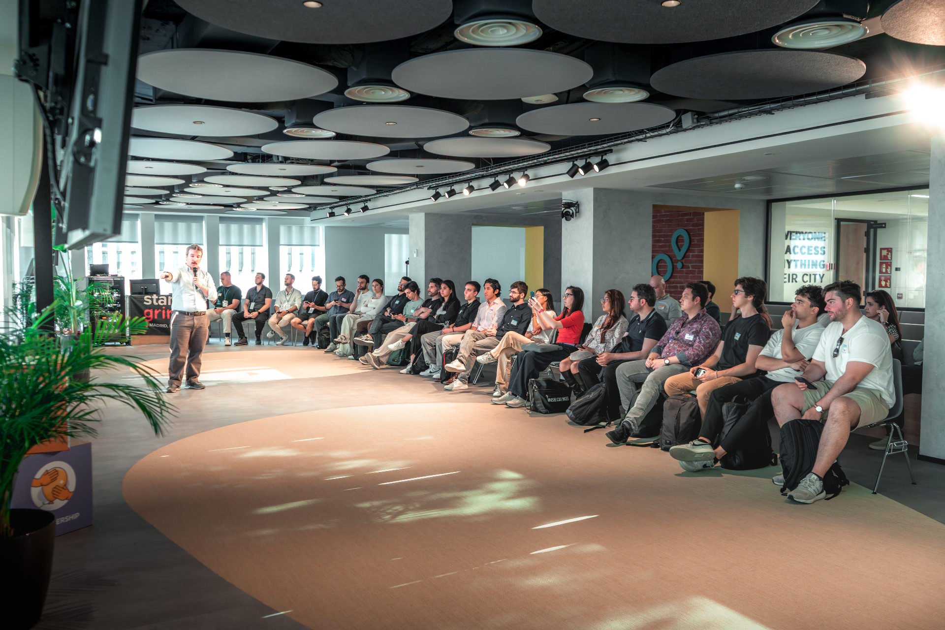 Talk during the BuildJam at Glovo