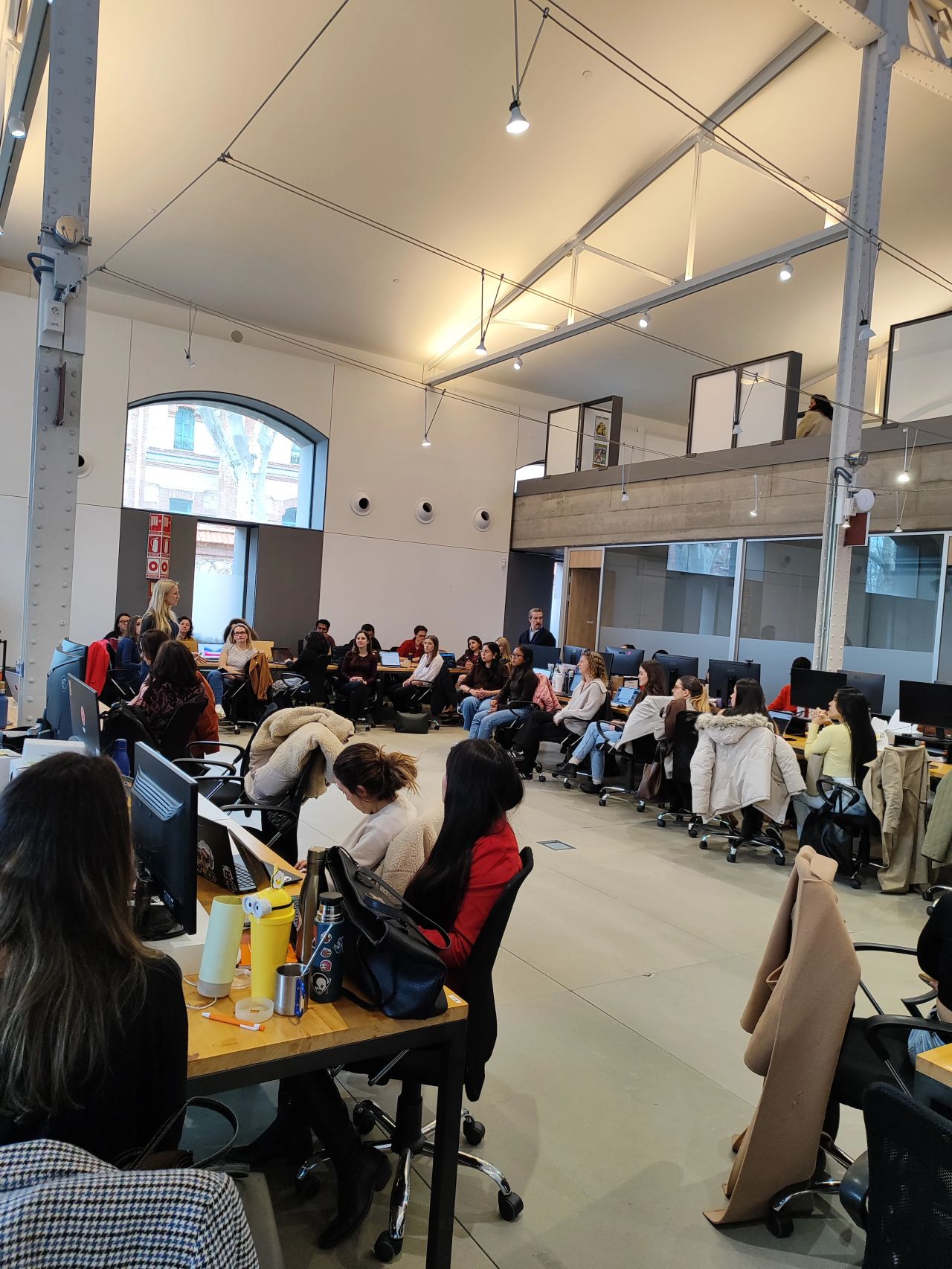 Hackathon Día Internacional de la Mujer · She Builds with Lovable - foto 3