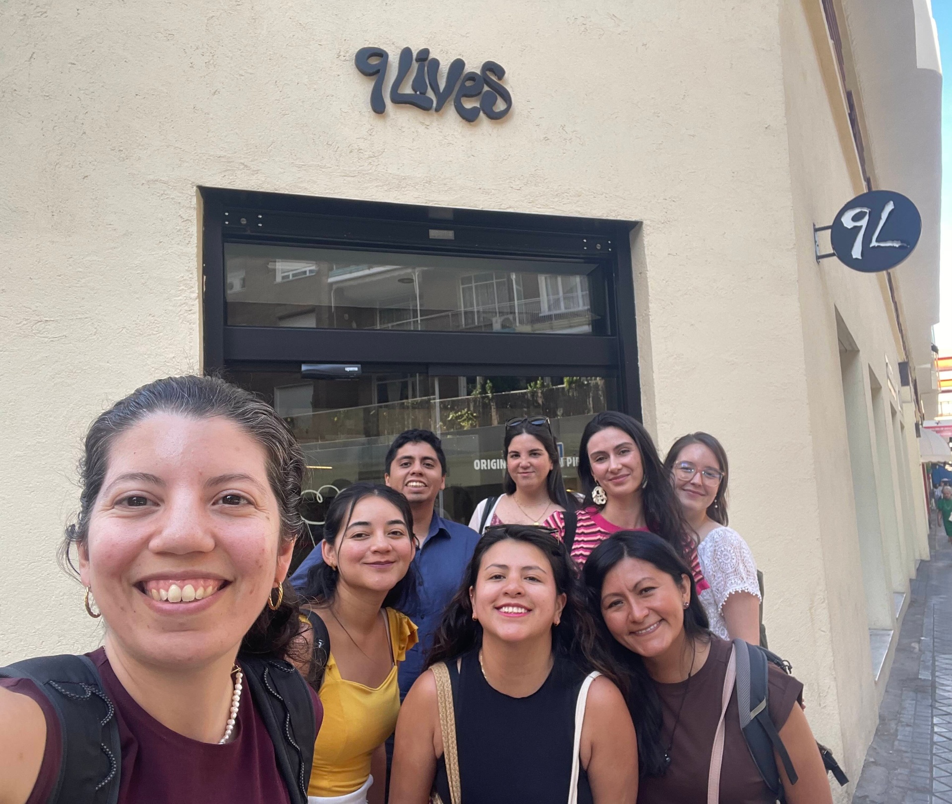 Students at Coworking Café 03