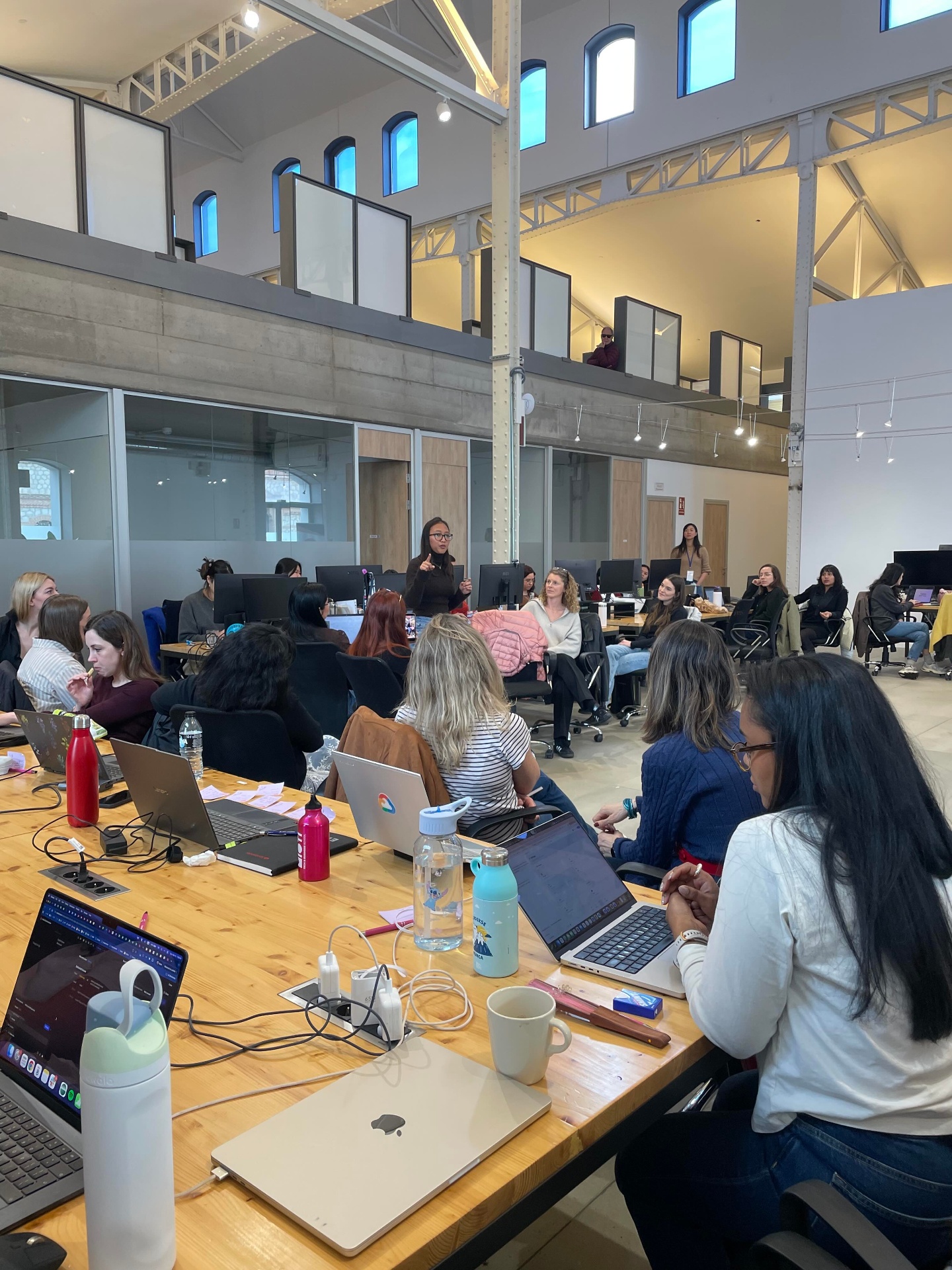 Hackathon Día Internacional de la Mujer · She Builds with Lovable - foto 1